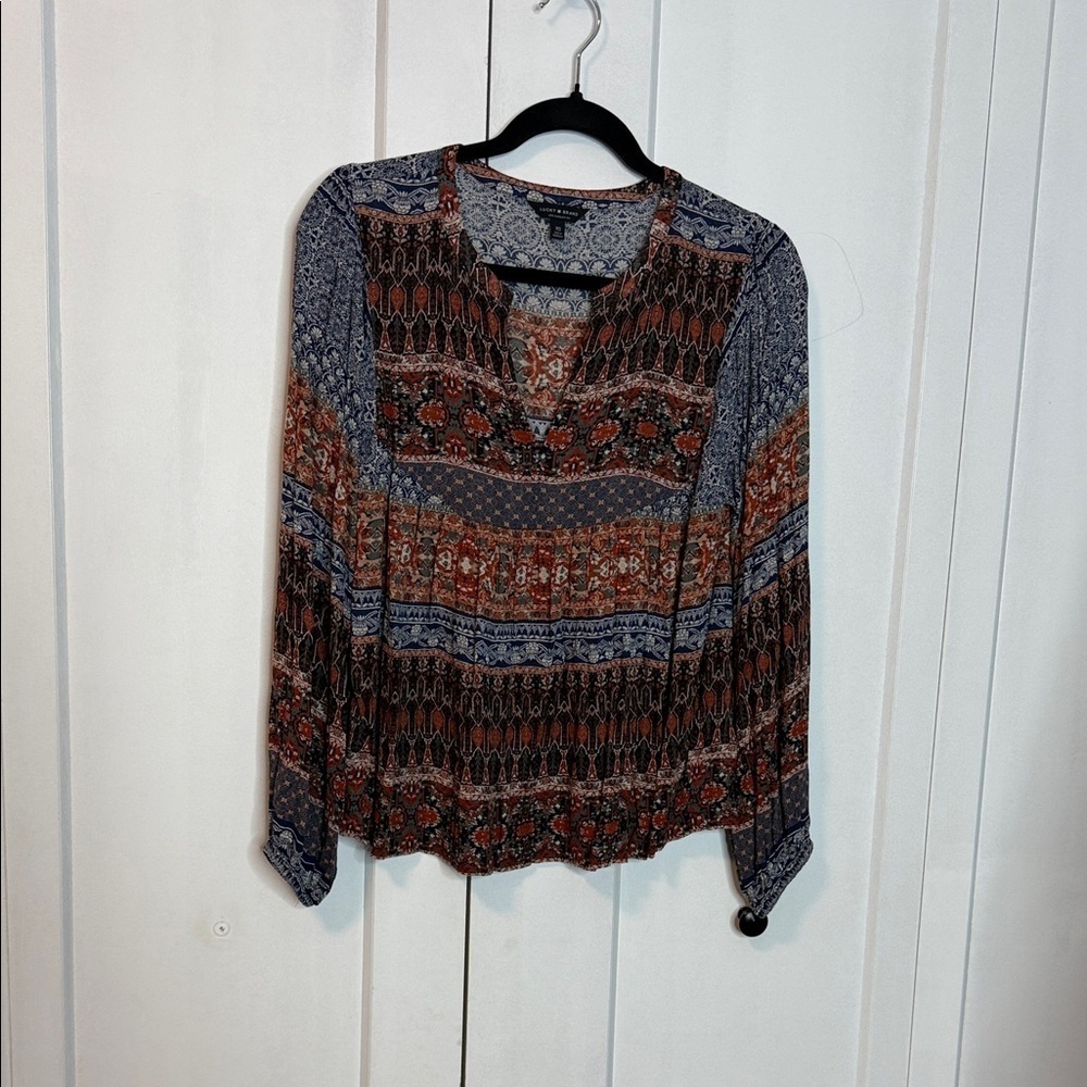 Lucky Brand Blue and Red Patterned Boho Blouse - Fits XS-Small - VNeck